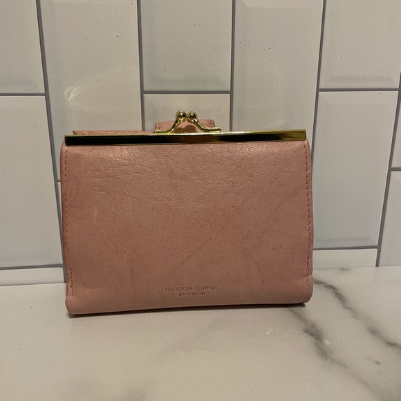 Pink Wallet - Picture 2 of 5